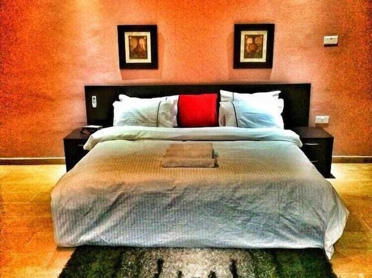 هتل The 09 Suites