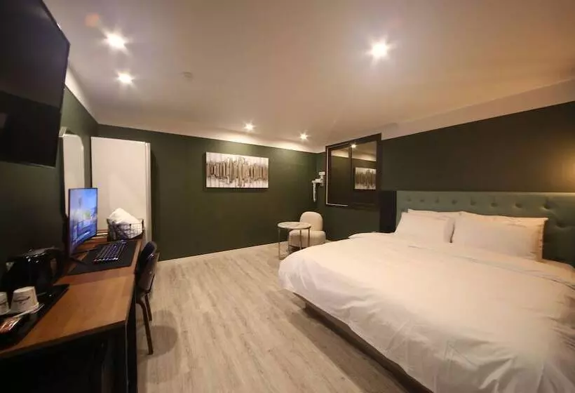 The Stone Bridge Hotel Sasang