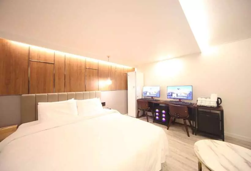 The Stone Bridge Hotel Sasang