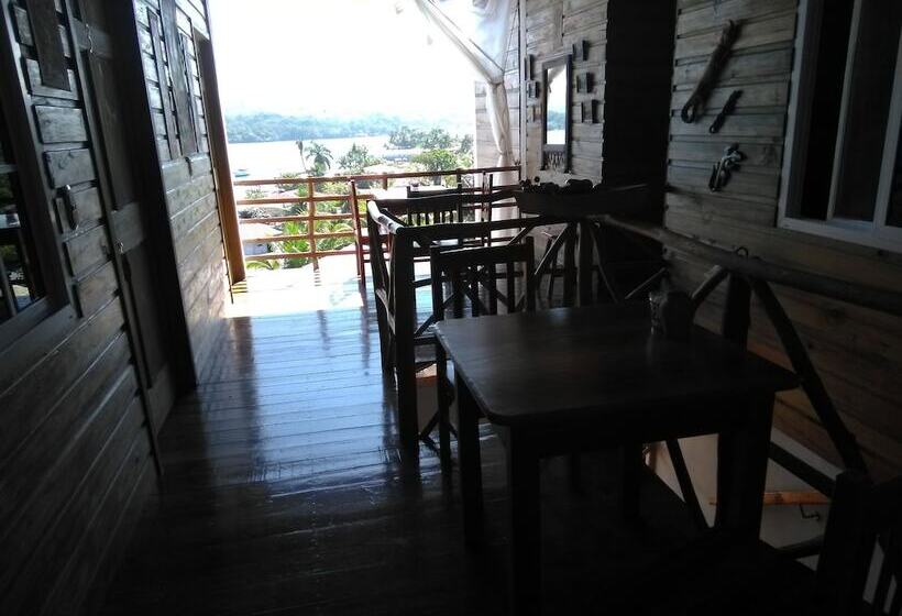 هتل Y Restaurante Casa Escondida