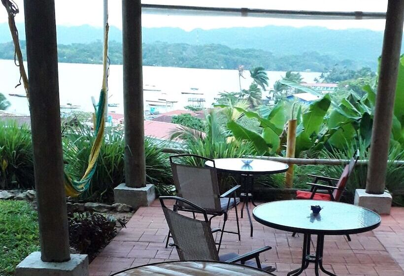 هتل Y Restaurante Casa Escondida