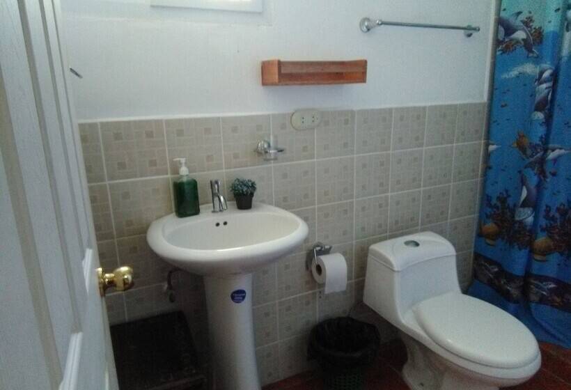 هتل Y Restaurante Casa Escondida