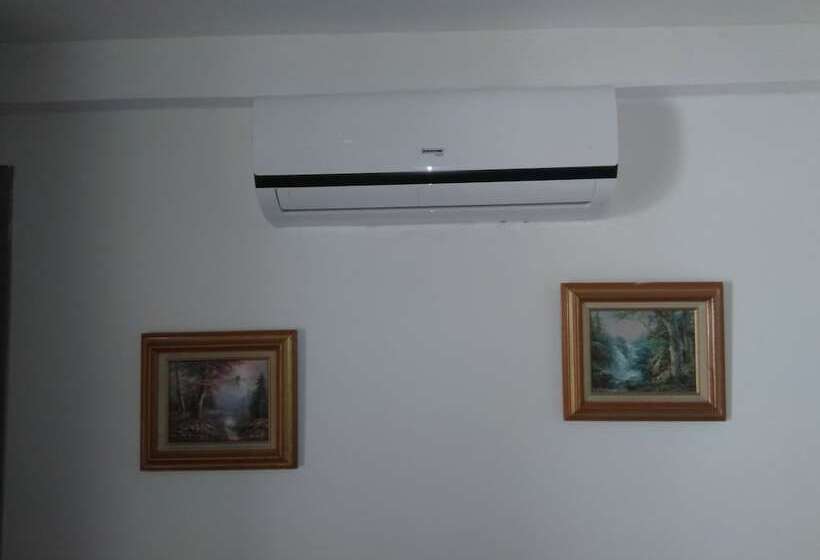 هتل Y Restaurante Casa Escondida