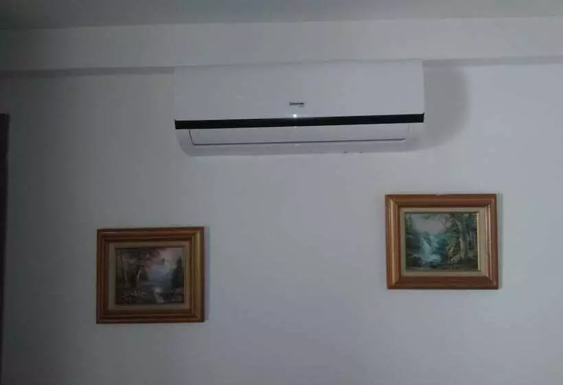 هتل Y Restaurante Casa Escondida