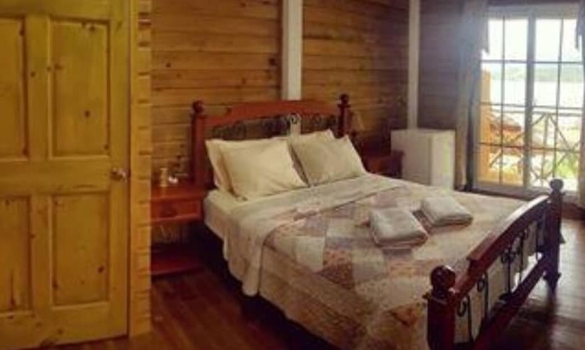 هتل Y Restaurante Casa Escondida