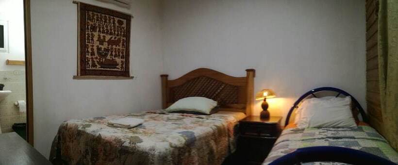 هتل Y Restaurante Casa Escondida