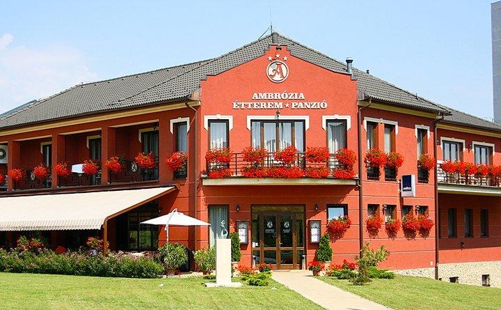 민박 Ambrózia étterem és Panzió