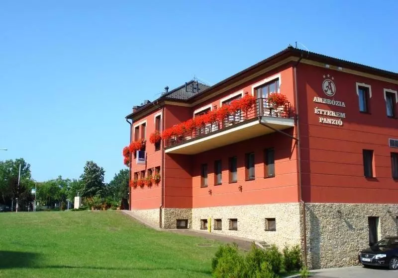 ベッドアンドブレックファースト Ambrózia étterem és Panzió