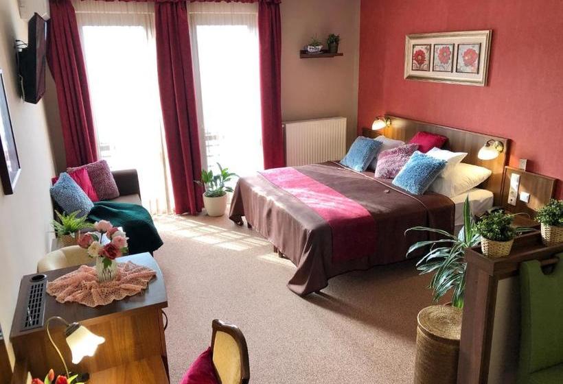 민박 Ambrózia étterem és Panzió