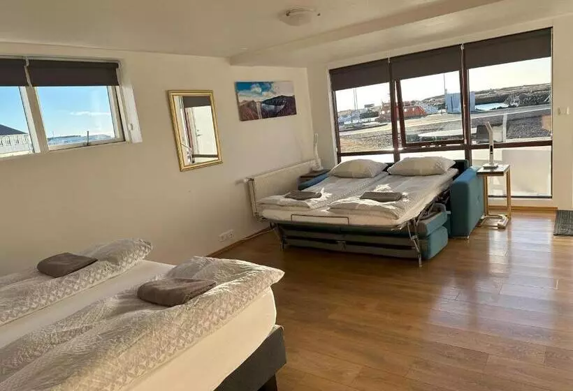 تختخواب و صبحانه Guesthouse Dyngja