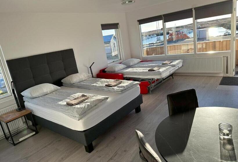 تختخواب و صبحانه Guesthouse Dyngja