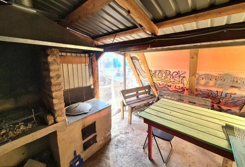 تختخواب و صبحانه Memo's Boutique Guesthouse