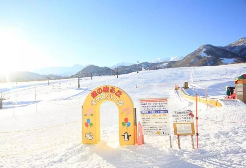 Hotelli Hakuba Tsugaike Sunrise Tanne