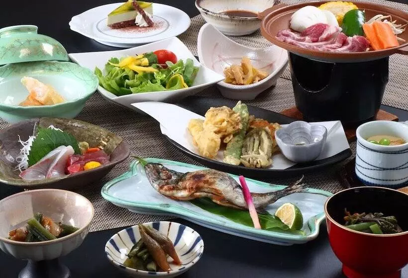 Hotelli Hakuba Tsugaike Sunrise Tanne