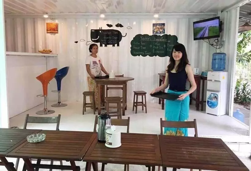 هاستل Roly Airport Residence