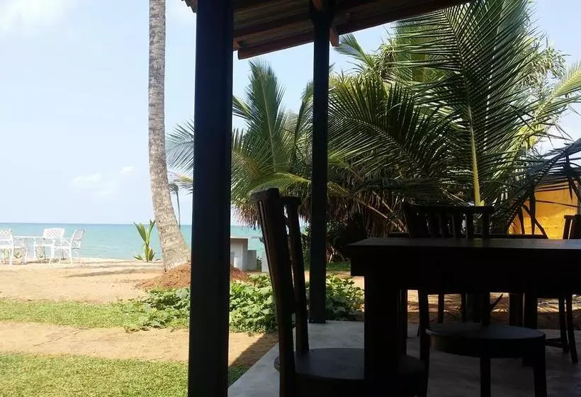 هتل Airport Beach Villa