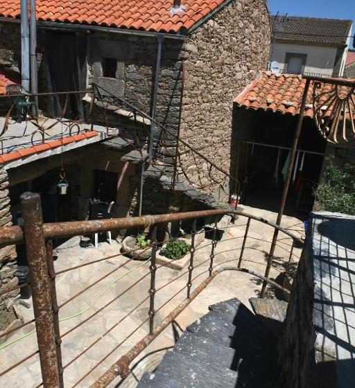 교외 호텔 Rural Bermellar