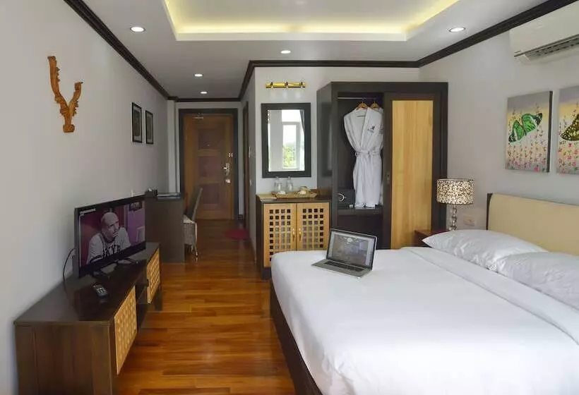 هتل The Regency