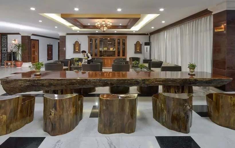 هتل The Regency