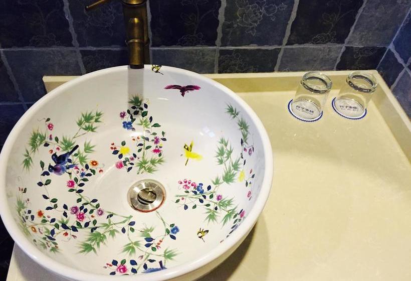 Leshan Haiyun International Youth Hostel