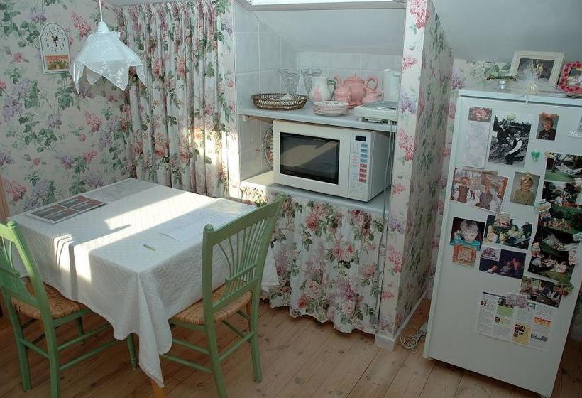 צימר Rosehouse Hillerød Bed And Kitchen