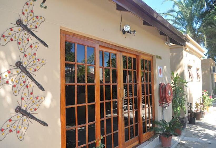 تختخواب و صبحانه Crown Guest Lodge