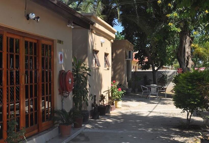 تختخواب و صبحانه Crown Guest Lodge