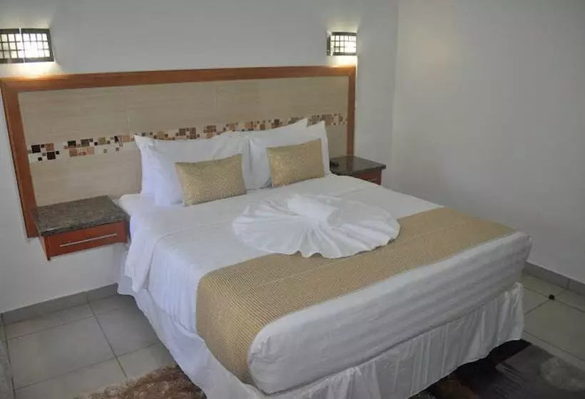 تختخواب و صبحانه Crown Guest Lodge