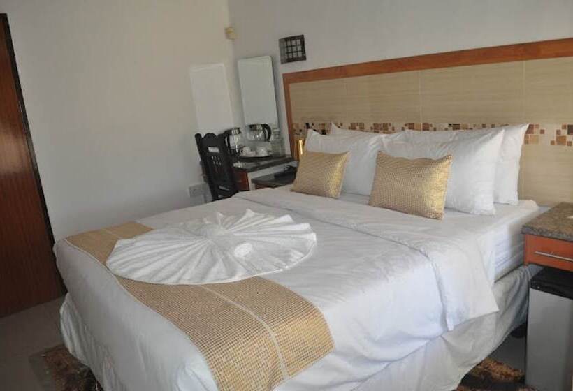 تختخواب و صبحانه Crown Guest Lodge