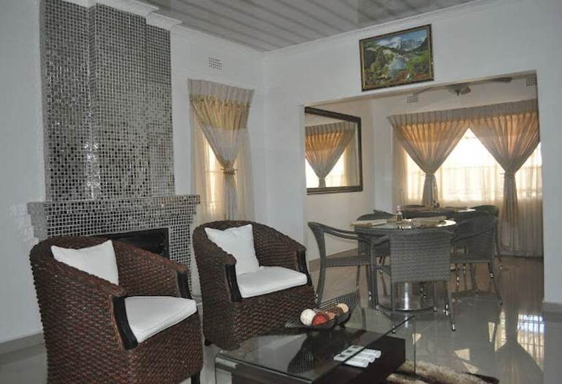 تختخواب و صبحانه Crown Guest Lodge