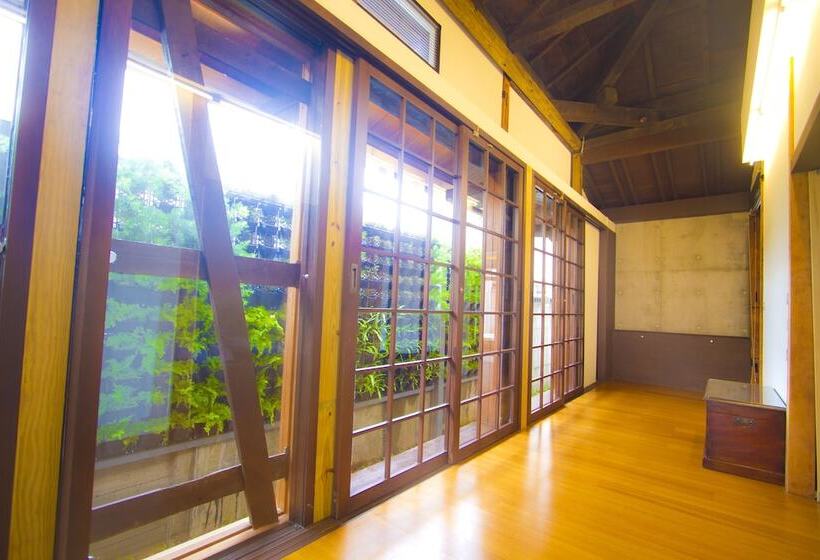 تختخواب و صبحانه Hk77villa