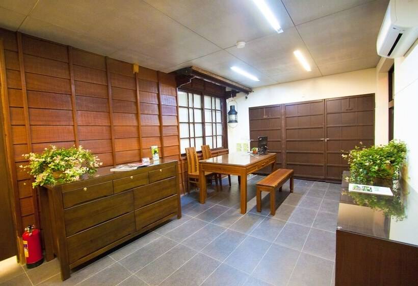 تختخواب و صبحانه Hk77villa