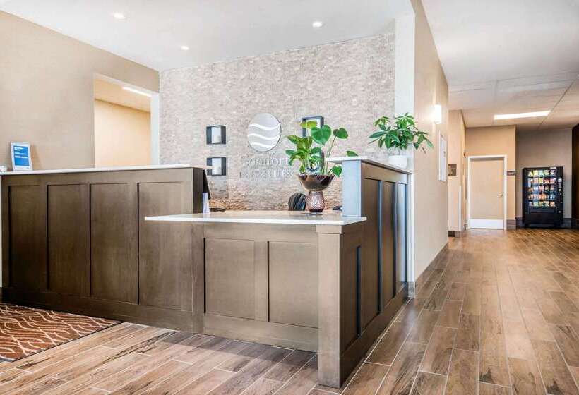 فندق Comfort Inn & Suites Merritt