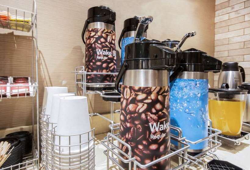 فندق Comfort Inn & Suites Merritt