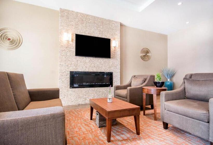 فندق Comfort Inn & Suites Merritt