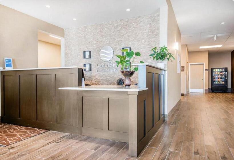 فندق Comfort Inn & Suites Merritt