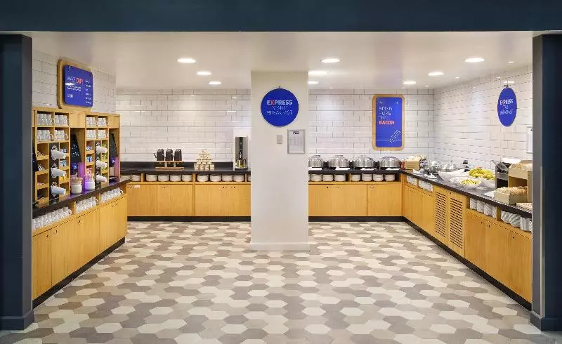 هتل Holiday Inn Express   Birmingham   City Centre, An Ihg