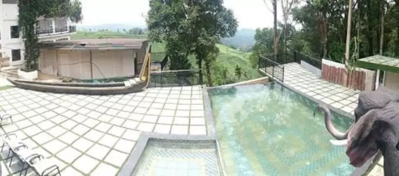 هتل Parakkat Nature Resort