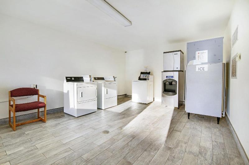 モーテル Super 8 By Wyndham Dunnigan