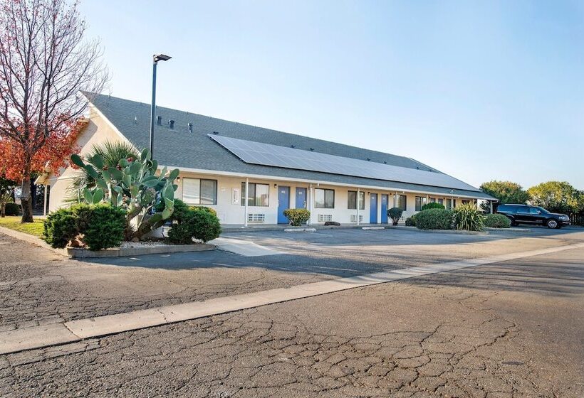 モーテル Super 8 By Wyndham Dunnigan