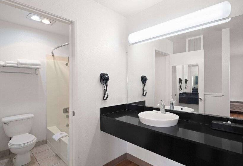 モーテル Super 8 By Wyndham Dunnigan