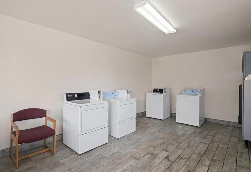 モーテル Super 8 By Wyndham Dunnigan