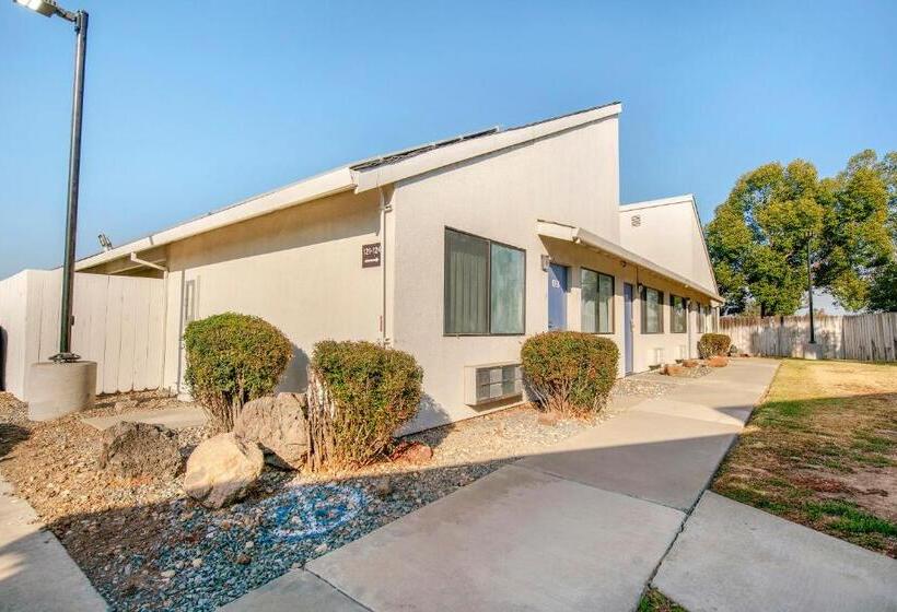 モーテル Super 8 By Wyndham Dunnigan