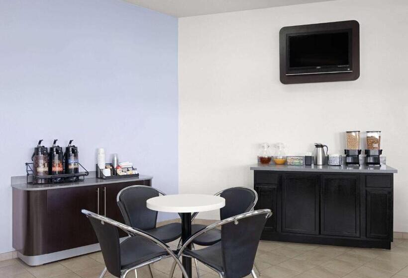 モーテル Super 8 By Wyndham Dunnigan