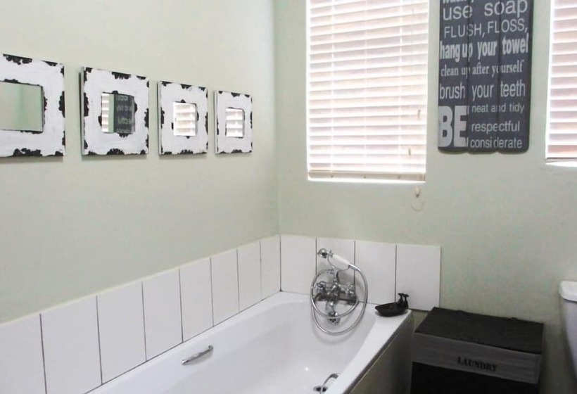 16 On Main Arniston Pet Friendly