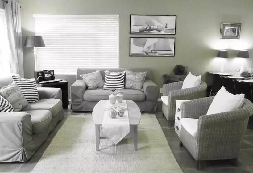 16 On Main Arniston Pet Friendly