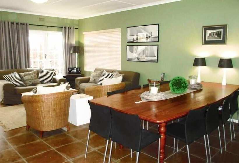 16 On Main Arniston Pet Friendly