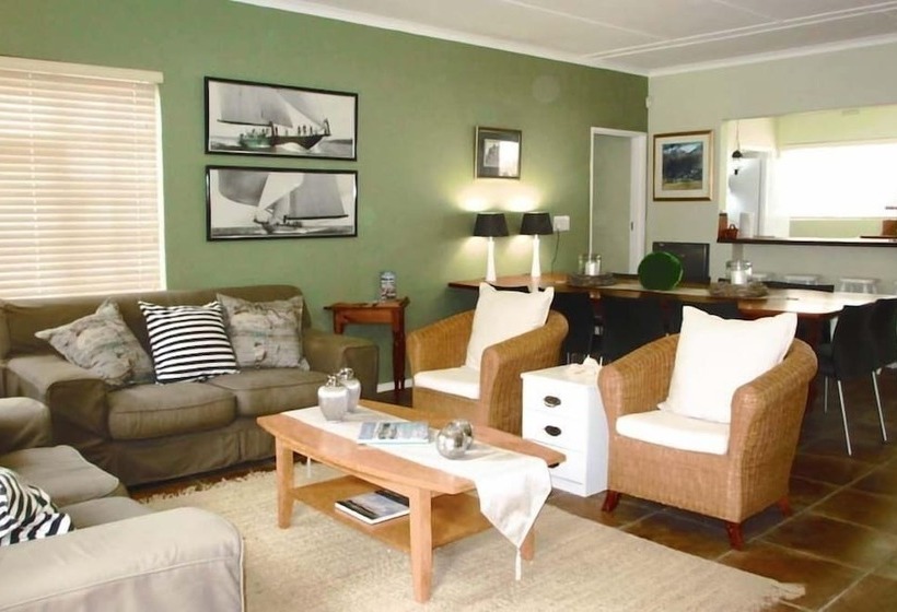 16 On Main Arniston Pet Friendly