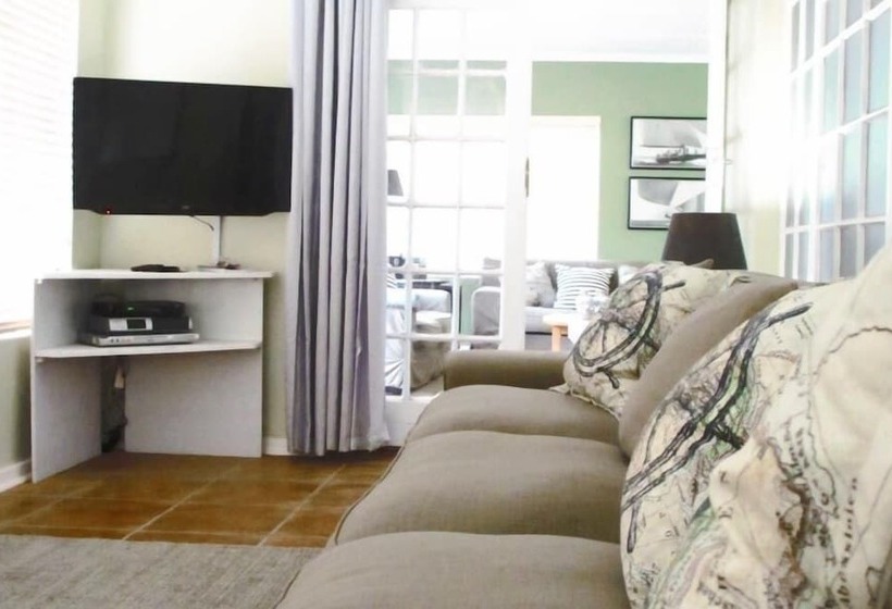 16 On Main Arniston Pet Friendly