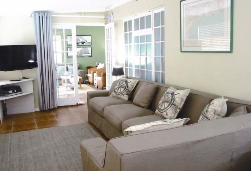 16 On Main Arniston Pet Friendly